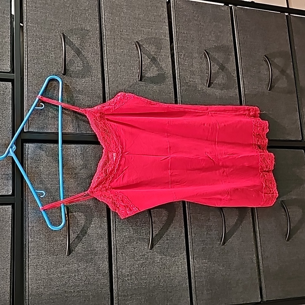 Red cami